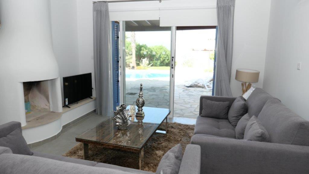 Resitour - Apollo Beach Villa 37 Klorakas Exteriér fotografie